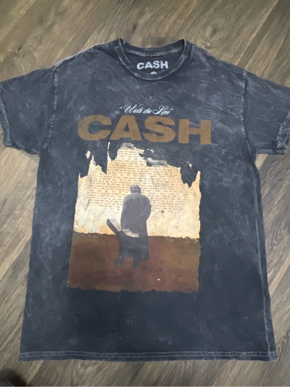 Johnny Cash "Walk the Line" graphic t-shirt